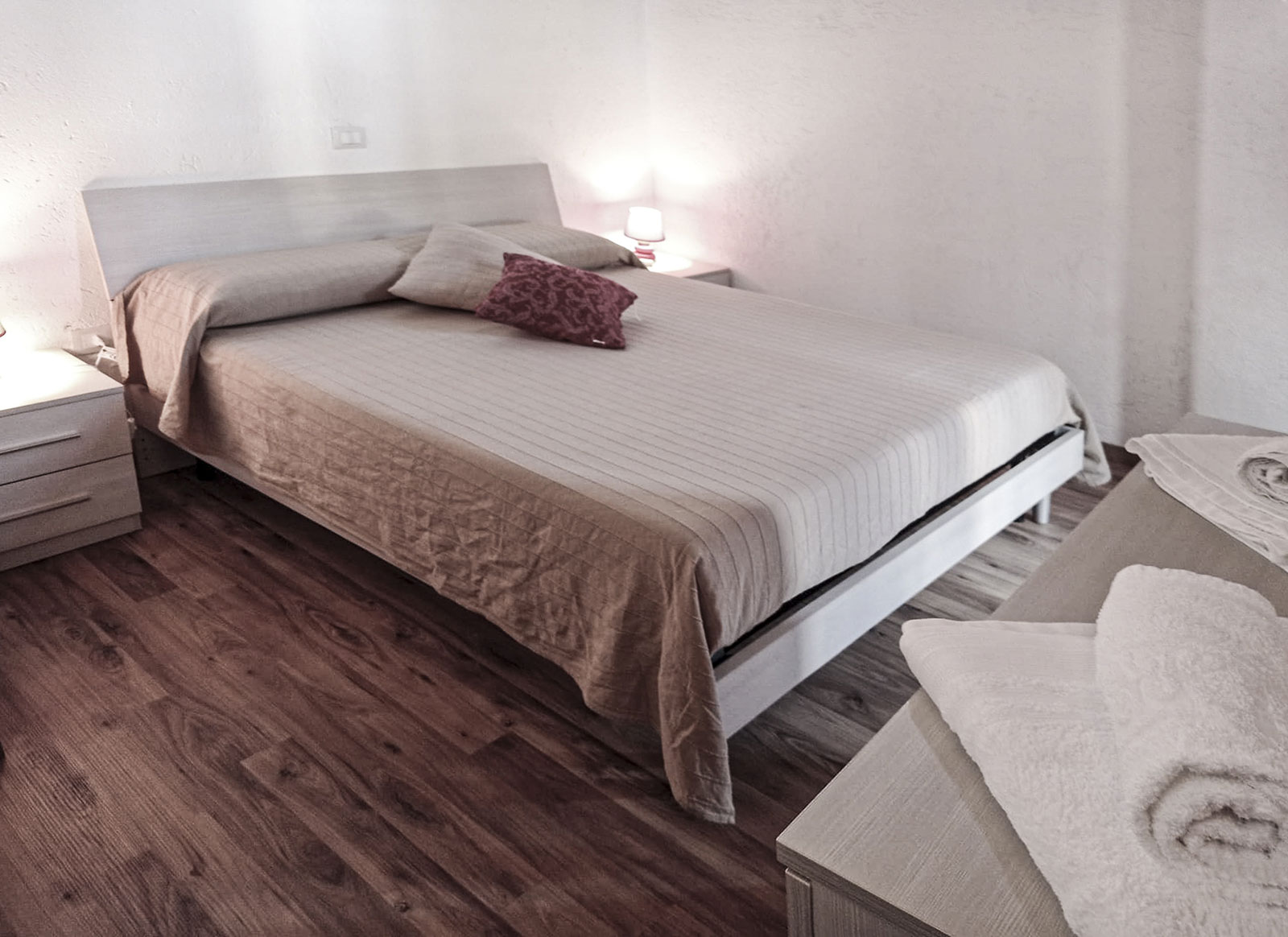 La camera letto matrimoniale della Casa di Corte Agriturismo Domizia