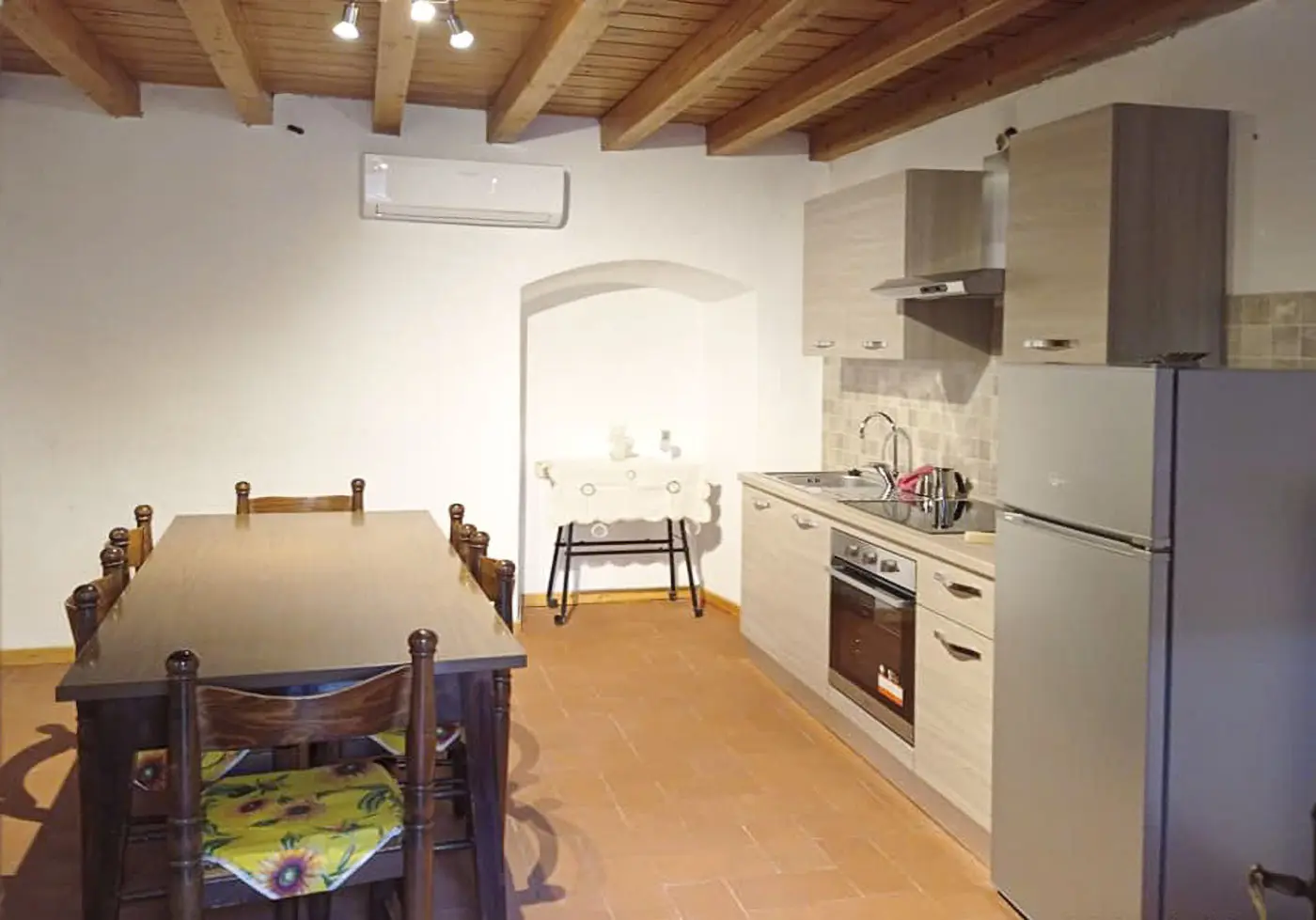 zona cucina attrezzata della Casa di Corte Agriturismo Domizia